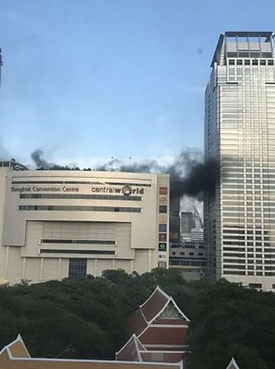 Three people reported dead, others injured, 100s flee blaze at Central World Hotel Bangkok | News by Thaiger