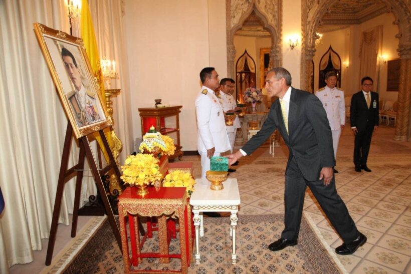นักประดาน้ำถ้ำชาวออสเตรเลียเข้ารับพระราชทานเครื่องราชฯ | The Thaiger
