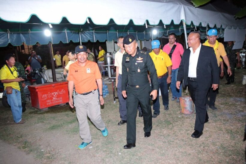 Army commander visits Phuket residents to discuss water shortage | News by Thaiger