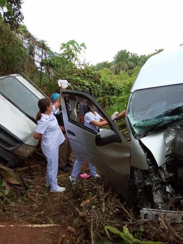 Drivers injured as minivan collides with pickup in Krabi