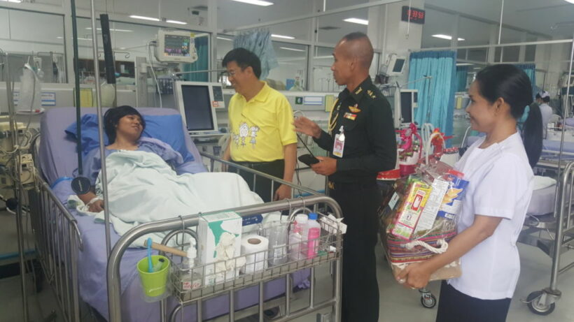 ลูกสาวเล่านาทีบ้านถล่มทับครอบครัว พ่อนอนสิ้นลมในอ้อมกอด | The Thaiger
