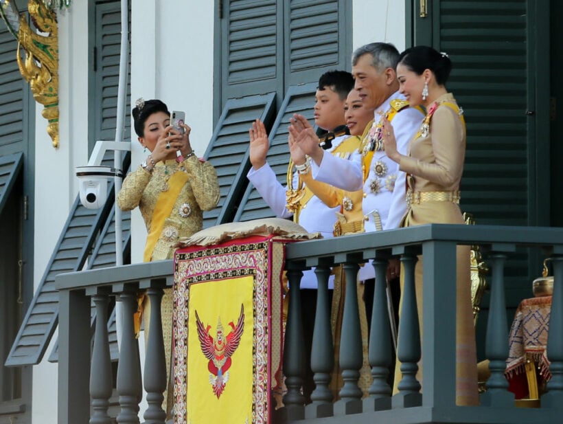 King greets the people in a massive public audience at the Grand Palace | News by Thaiger