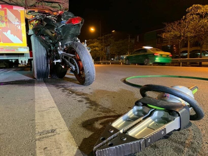 Motorbike driver dies after smashing into trailer truck in Samut Prakan | News by Thaiger