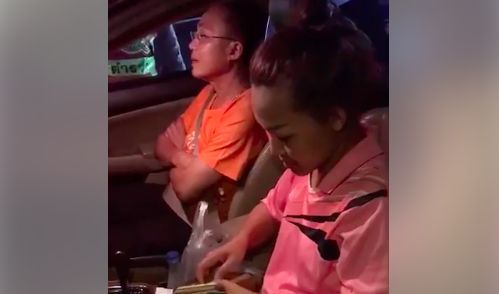 สั่งสอบ! ชายอ้างตัวเป็นอธิบดีศาลไม่ให้ตำรวจตรวจใบขับขี่ | The Thaiger