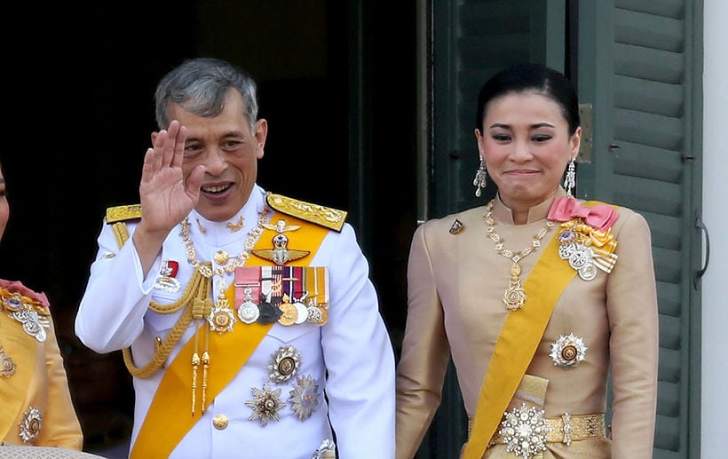 King greets the people in a massive public audience at the Grand Palace | News by Thaiger