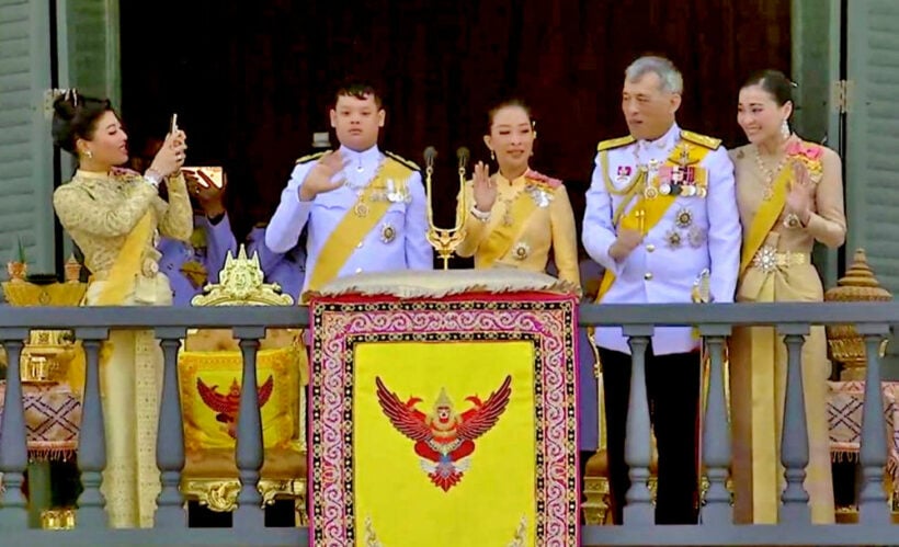 King greets the people in a massive public audience at the Grand Palace | News by Thaiger