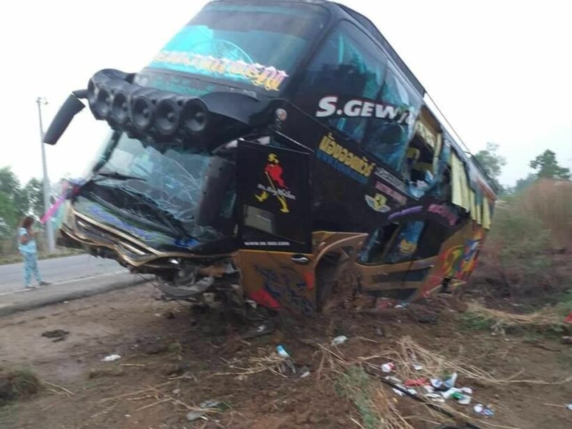 21 injured in Nakhon Sawan bus accident
