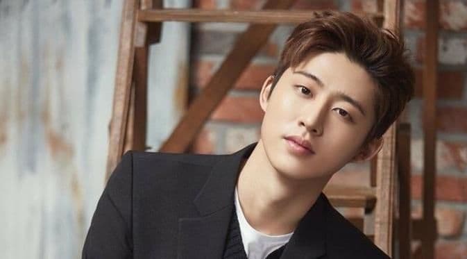 K-POP: YG ยกเลิกสัญญา B.I ยืนยันว่าเขาจะออกจากวง iKON | The Thaiger