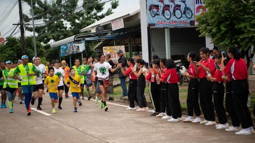ยอดบริจาค 2 วัน ‘ตูน บอดี้สแลม’ วิ่งก้าวคนละก้าวภาคอีสาน ทะลุ 54 ล้านบาท | The Thaiger