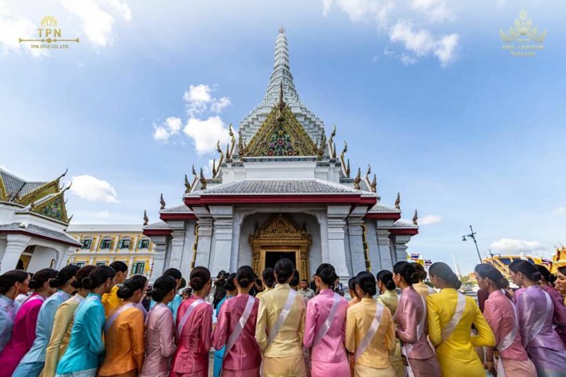 สาวงามผู้เข้าประกวด Miss Universe Thailand 2019 ร่วมสักการะพระแก้วมรกต ที่วัดพระแก้ว | The Thaiger