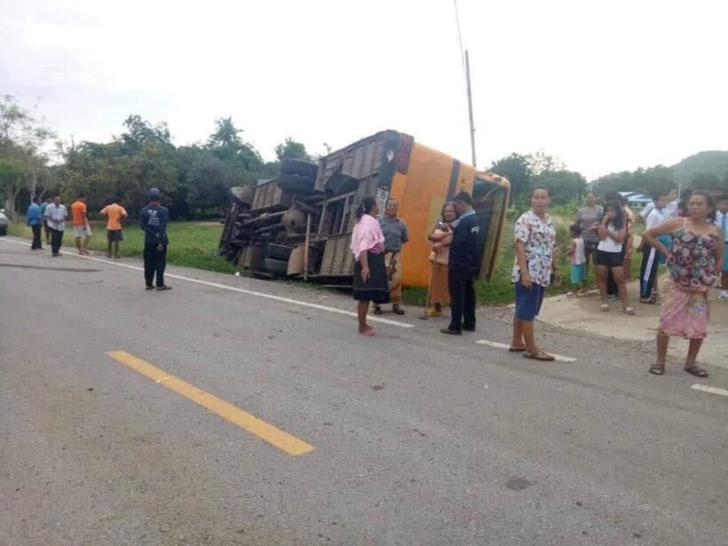 Students and driver injured in Petchabun bus incident