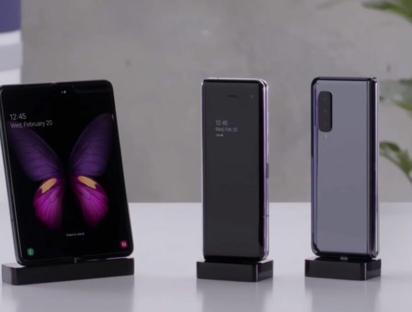 สมาร์ทโฟนพับได้ของ Samsung อาจถึงมือผู้ใช้จริงก่อน Huawei | The Thaiger