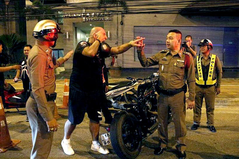 Australian goes off the rails after being arrested by Pattaya Police – VIDEO