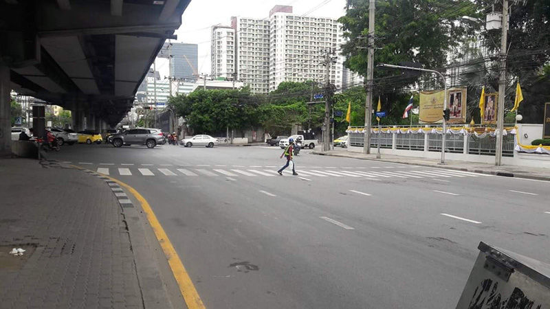 เศร้า ‘น้องลิ้นจี่’ บัณฑิตหมาดๆ ที่โดนรถชนตรงทางม้าลาย เสียชีวิตแล้ว | News by The Thaiger