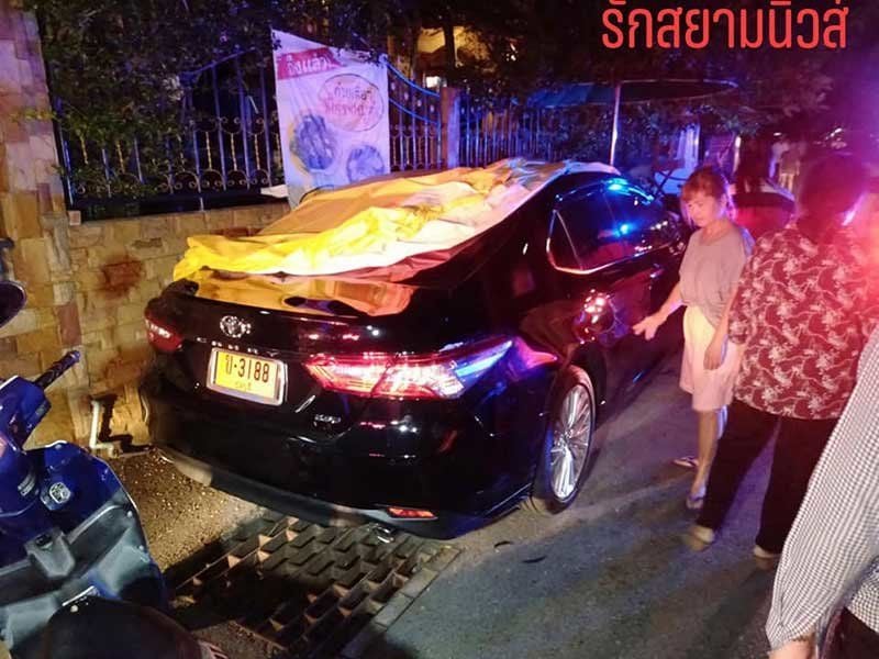 Thai lady fusses over scratch on car while Frenchman lies injured on the road