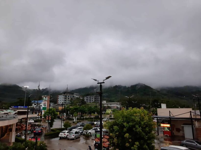 18 ก.ค. กรมอุตุฯ เตือน ฝนถล่มภาคใต้-ตะวันออก เรือเล็กงดออกจากฝั่ง | The Thaiger