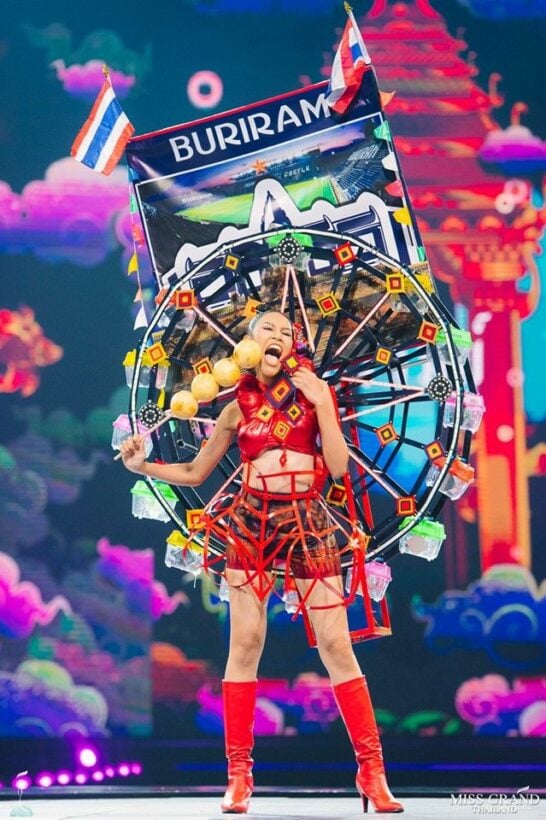 Black crabs, tuk tuks and plates of Pad Thai - Miss Grand Thailand costume competition | News by Thaiger