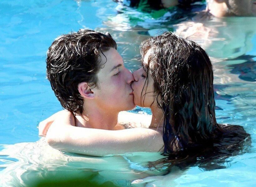 ‘ชอว์น-คามิลล่า’ สวีทหนัก โชว์หวานจูบกันกลางสระน้ำ | The Thaiger