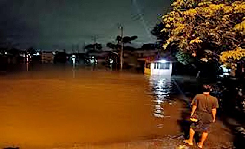 Gulf waters flood into Samut Prakan coastline