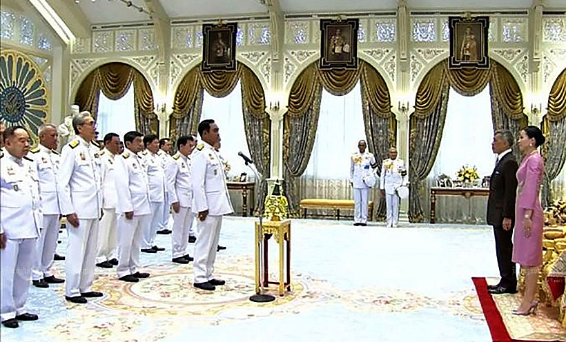 HM The King swears in new Prayut Cabinet