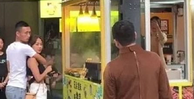 หนุ่มเดินทางไกล 1,500 ไมล์ ตั้งใจมาเซอร์ไพรส์แฟนสาว แต่เจออยู่กับชู้ | The Thaiger