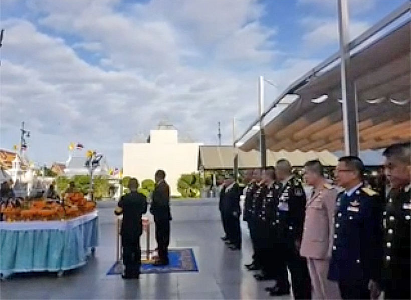 บรรยากาศ “บิ๊กตู่” เข้ากระทรวงกลาโหมวันแรก ไหว้สิ่งศักดิ์สิทธิ์ ตรวจบ่อน้ำโบราณ | The Thaiger