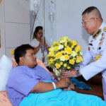 Representative of HM King and Queen visits Bangkok bomb blast patients | Thaiger