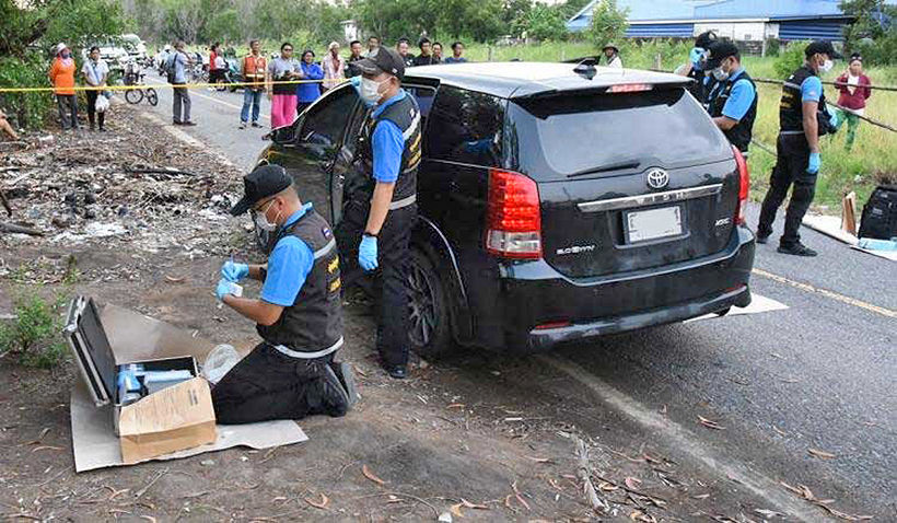 Father, mother and child found dead in back of car in Pathum Thani