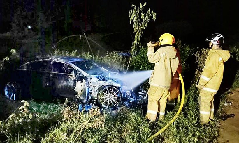 Thai man sets fire to his Mercedes Benz because Daddy won’t pay bar tab