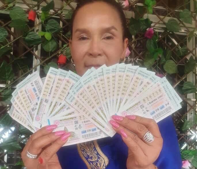 ‘ศิริพร อำไพพงษ์’ ถูกหวยอีกแล้ว | The Thaiger