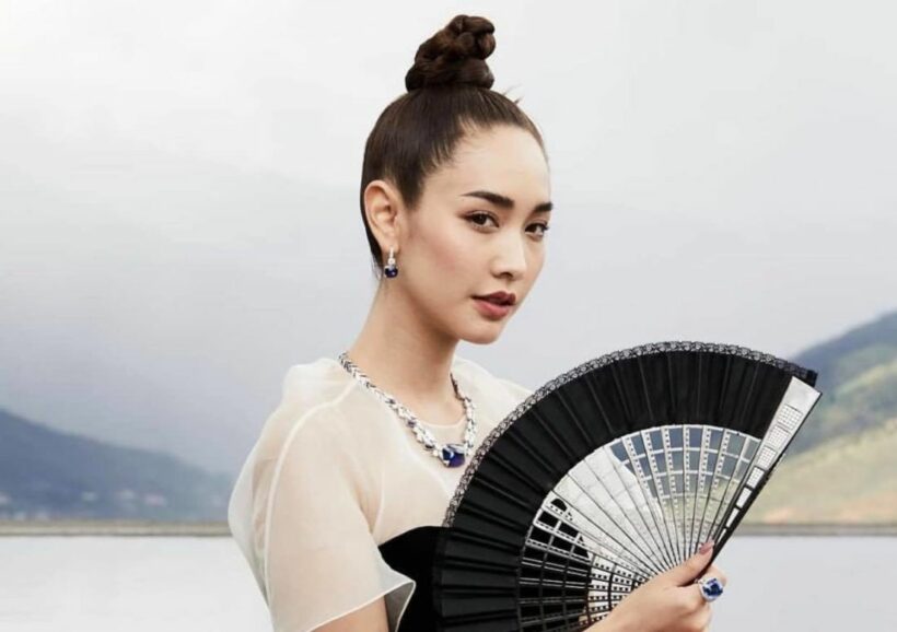 ‘มิน พีชญา’ ถ่ายแบบสุดหรู พร้อมเครื่องเพชร 2 พันล้านบาท | The Thaiger