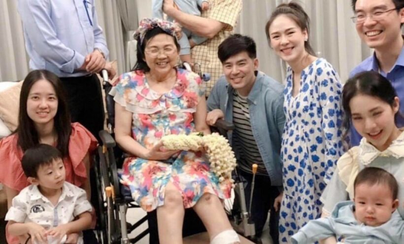 บีม กวี เผย คุณแม่ป่วยเป็นโรคภูมิแพ้ตัวเอง | The Thaiger