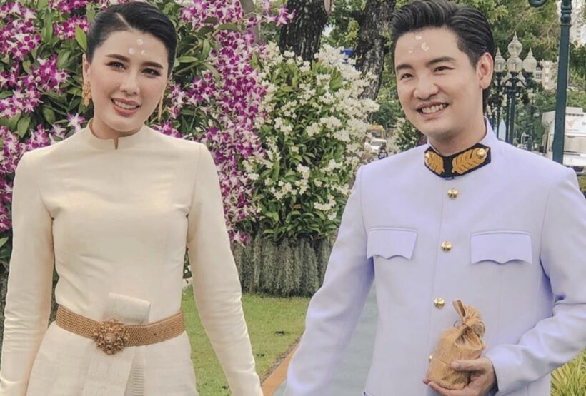 ‘บี มาติกา’ แต่ง ‘ไฮโซกร’ เข้ารับพระราชทานน้ำสังข์ | The Thaiger