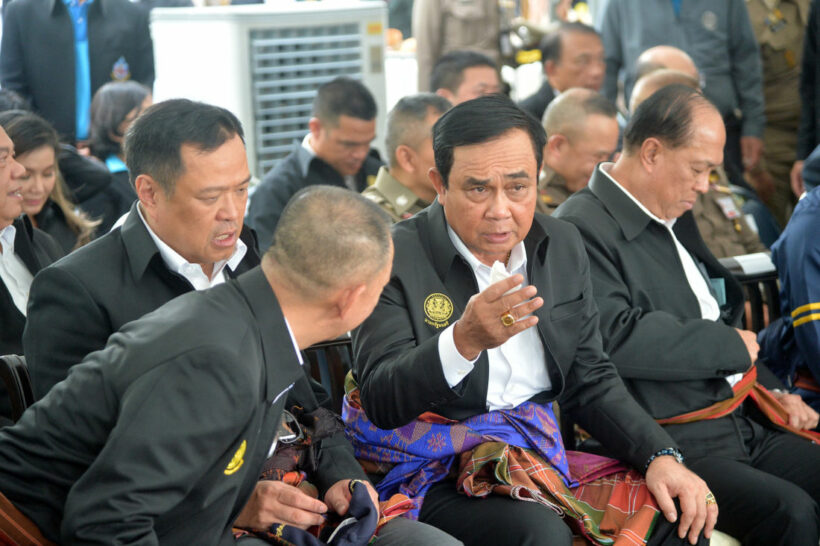 ชาวสุรินทร์เฮ “บิ๊กตู่” ลงพื้นที่แก้ภัยแล้ง เดือนนี้ไม่ต้องจ่ายค่าน้ำปะปา | The Thaiger