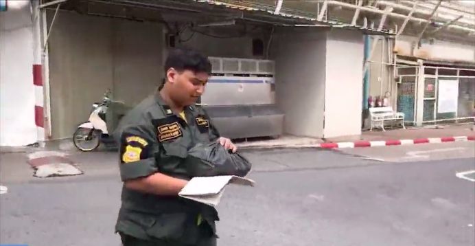 ช่างผงะ รื้อชักโครกห้องน้ำหญิงห้างดัง เจอศพทารก | The Thaiger