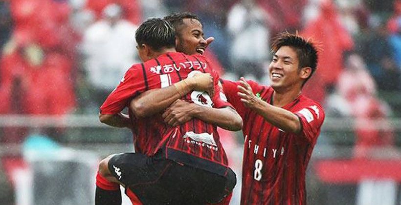 คลิป: จังหวะ เจ ชนาธิป ซัดประตูให้ ซัปโปโร ออกนำ 1-0 | The Thaiger
