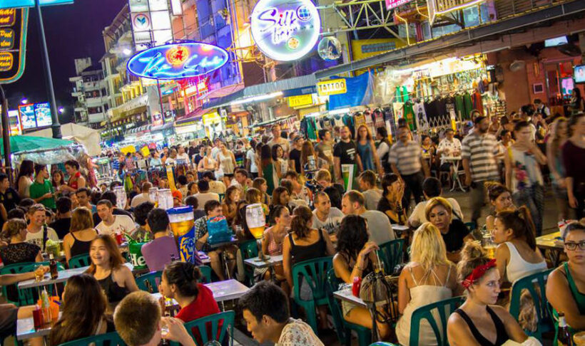 Khao San Road vendors petition the BMA to postpone renovation