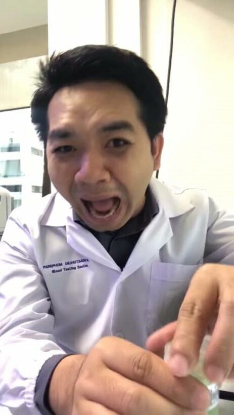 ‘หมอแล็บแพนด้า’ วอนเลิกกินฉี่ เพราะไม่รักษาโรค – ไม่มีประโยชน์ | News by The Thaiger