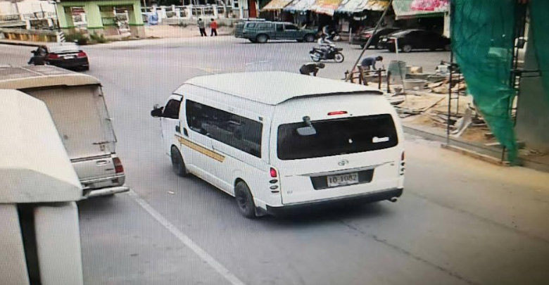 โจรพกอาวุธสงครามบุกปล้นร้านทอง กวาดไปร่วม 60 ล้านบาท | News by The Thaiger