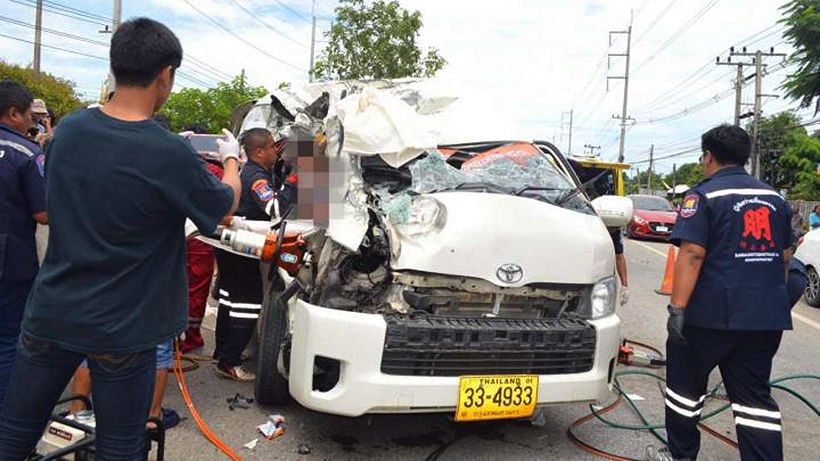 Five killed in Sa Kaew passenger van crash