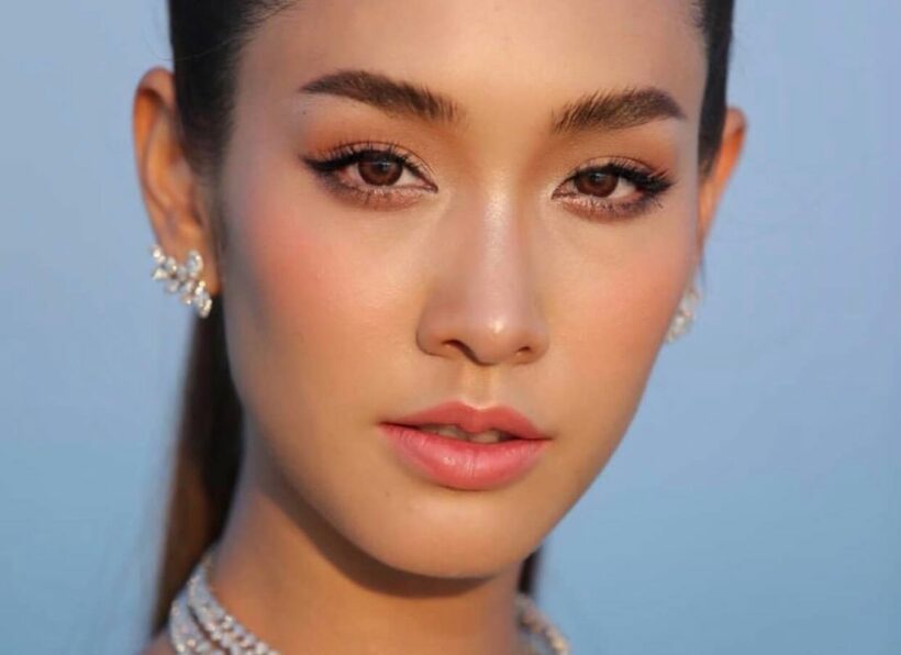 ดราม่ามิน พีชญา เดินพรมแดงโดนซูมขนรักแร้ | The Thaiger