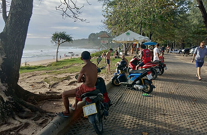 Swimmers at Surin Beach left without lifesavers as Council removes funding