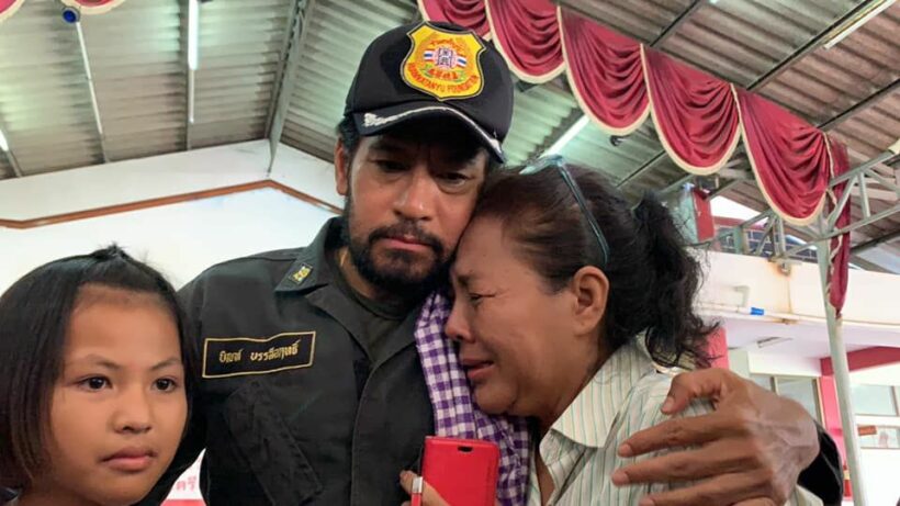เด็กหญิงป่วยมะเร็งเม็ดเลือด บริจาคเงินช่วยน้ำท่วมผ่านบิณฑ์ บรรลือฤทธิ์ | The Thaiger