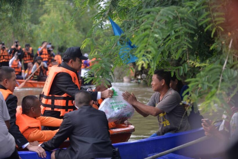 รัฐเผยมาตรการเยียวยาน้ำท่วม เสียชีวิตได้เงิน 5 หมื่นบาท | The Thaiger