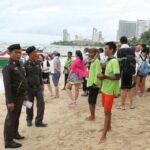Hundreds of Pattaya tour guides rounded up in crackdown | Thaiger