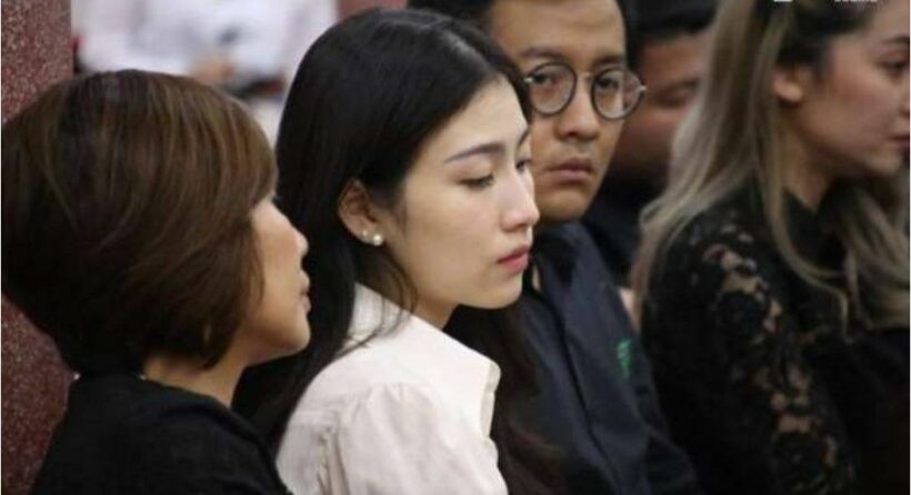 น้องเหนือ แฟนสาวเหม ภูมิภาฑิต ร่วมงานศพใบหน้าเศร้า | The Thaiger