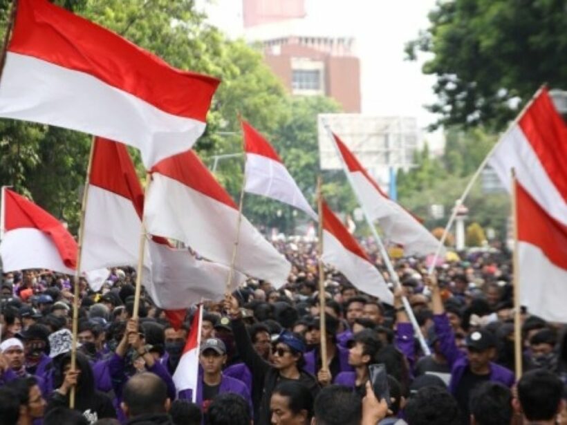 Thousands rally in Indonesia to protest legal-reforms | Thaiger