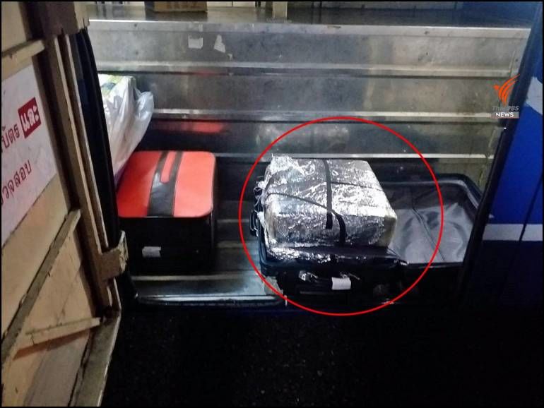 Thai police officer arrested with nearly 200,000 meth pills in his luggage