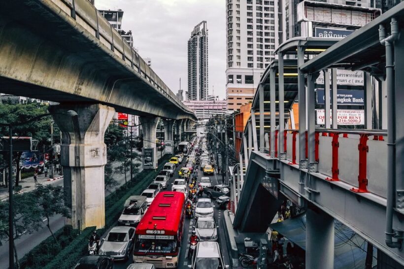 ประยุทธ์ประกาศลั่น จะทำให้คนไทยมีรายได้สูง ภายใน 17 ปี | The Thaiger