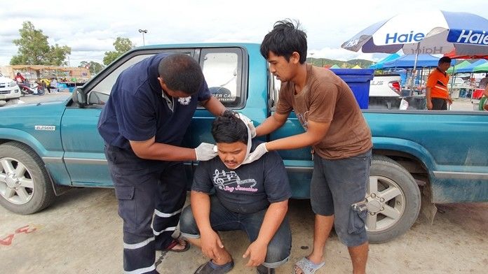 Fried chicken worker stabs boss in the head in central Thailand